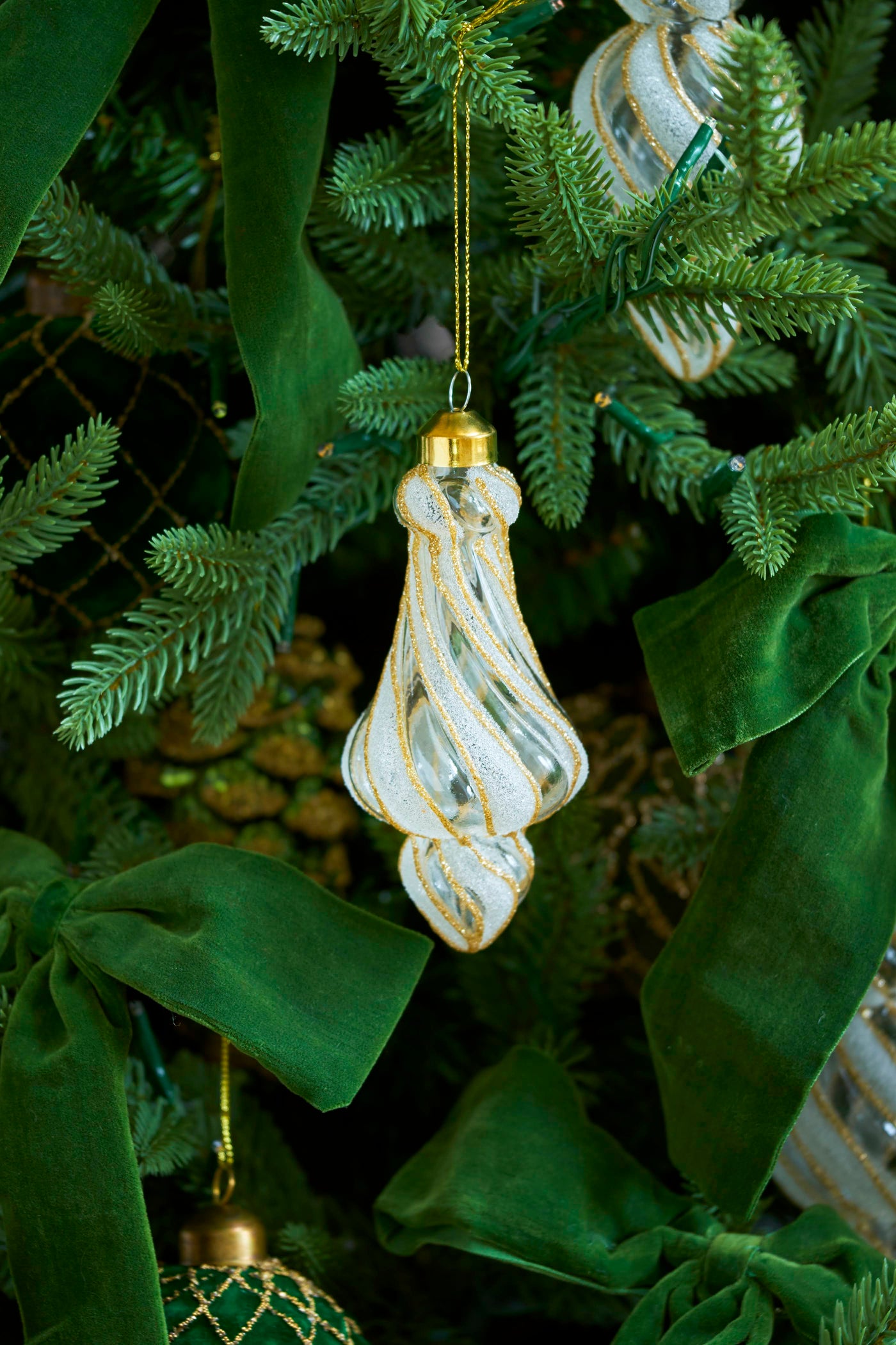 SHISHI　ホワイトラインドロップオーナメント　A