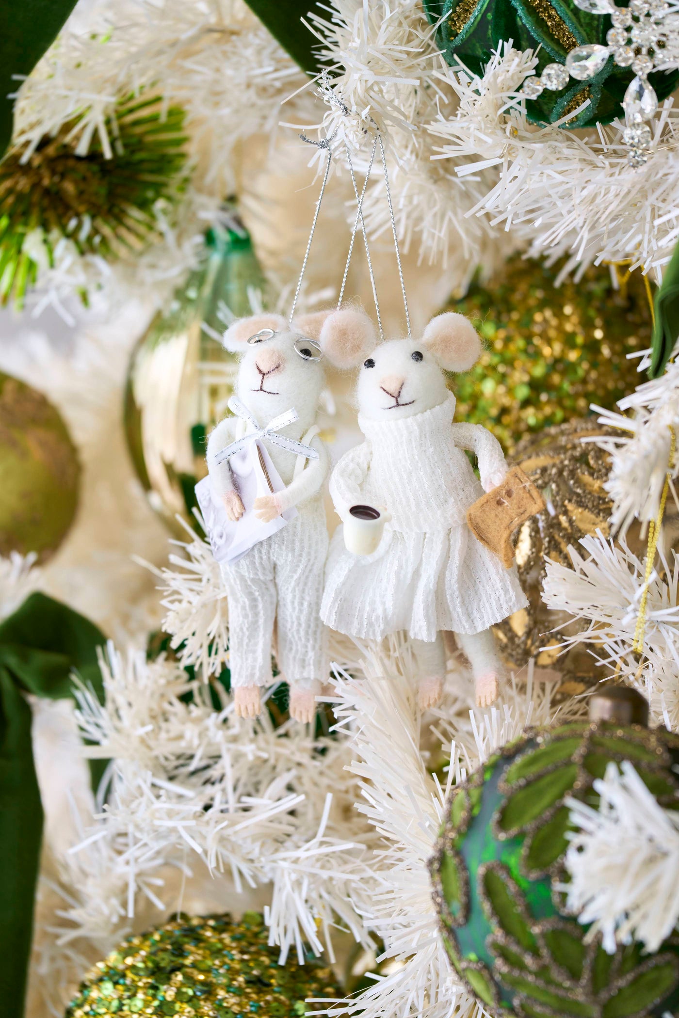 Bloomingville ウールフェルトオーナメントセット ” White Couple”