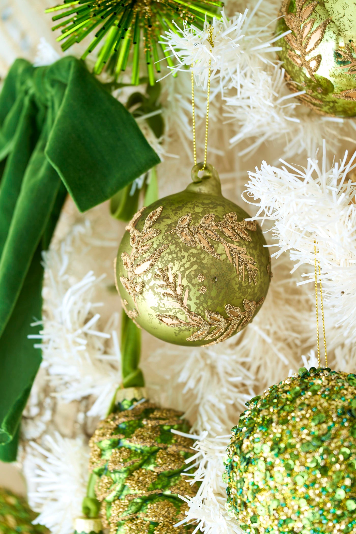 SHISHI　アンティークリーフオーナメント　マット　Φ８cm