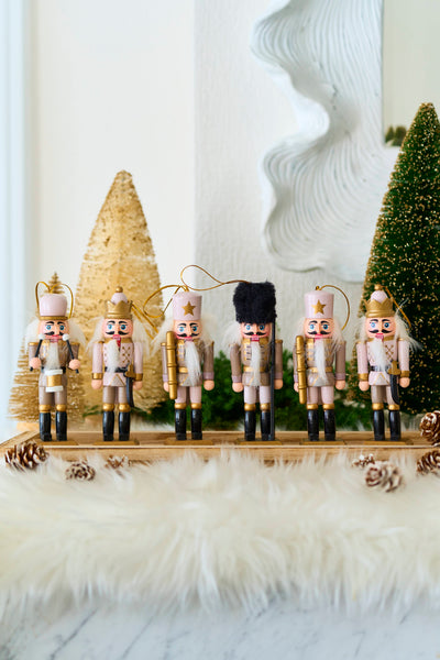 Bloomingville ナッツクラッカー フィギュア６点セット　ベージュ