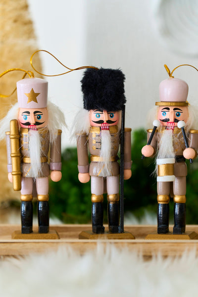 Bloomingville ナッツクラッカー フィギュア６点セット　ベージュ